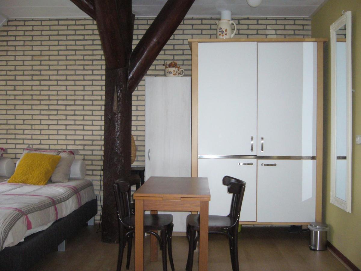 De Stjelp Pleats Bed and Breakfast Lemmer Exteriör bild