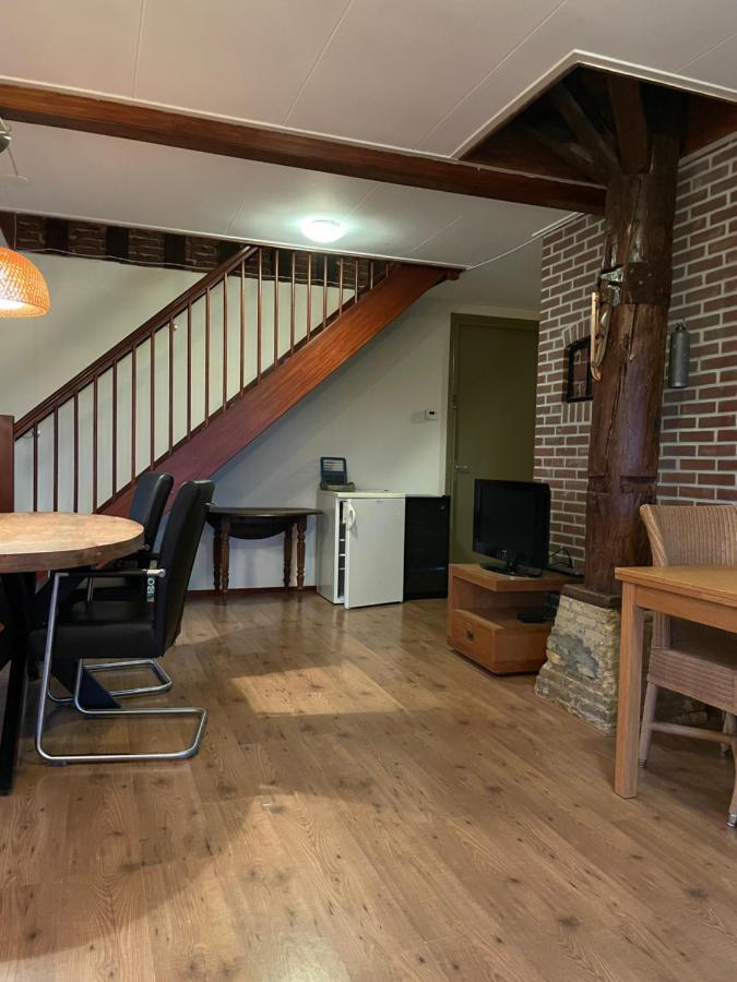 De Stjelp Pleats Bed and Breakfast Lemmer Exteriör bild